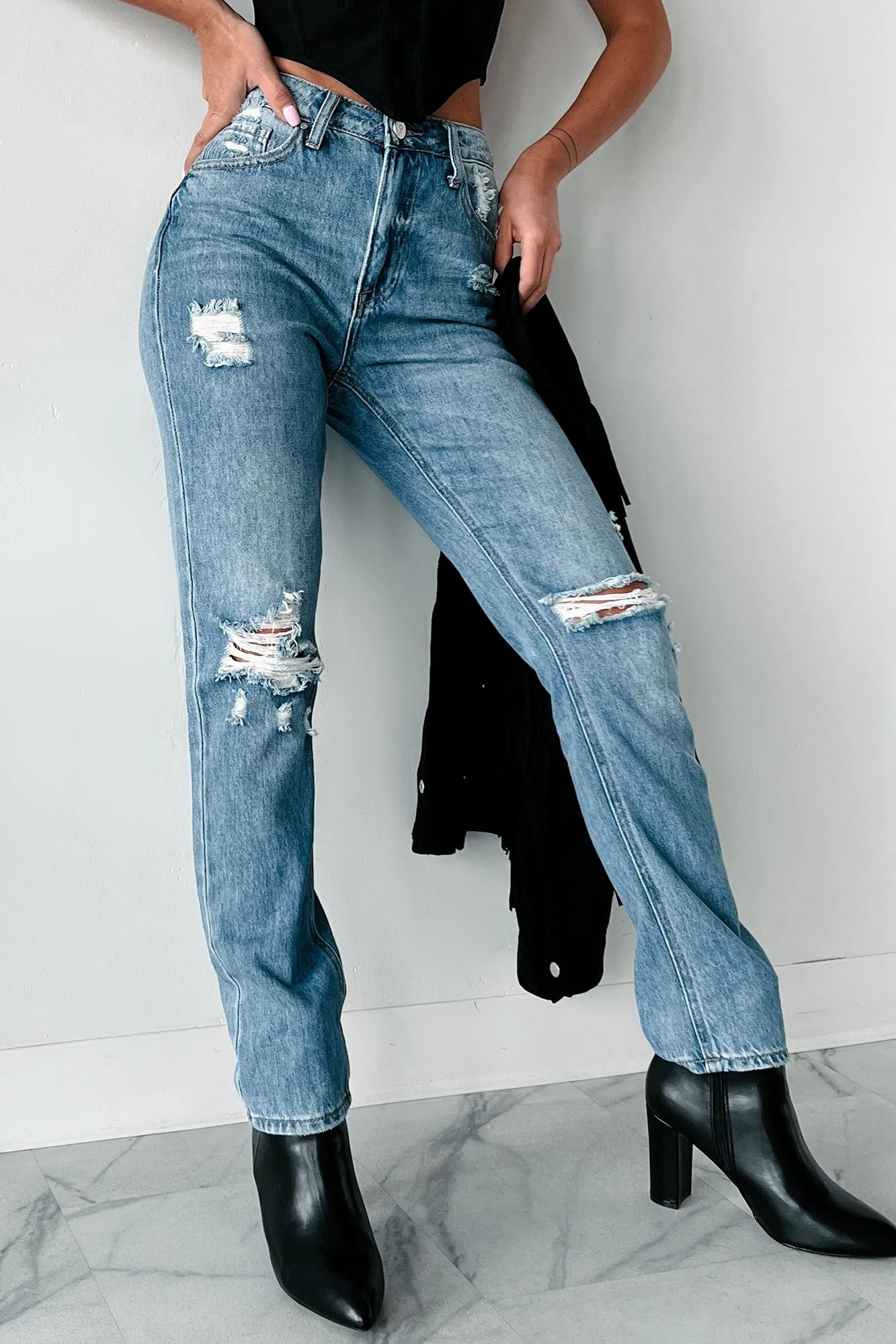 ARCHIE HIGH RISE DISTRESSED GIRLFRIEND JEANS (MEDIU