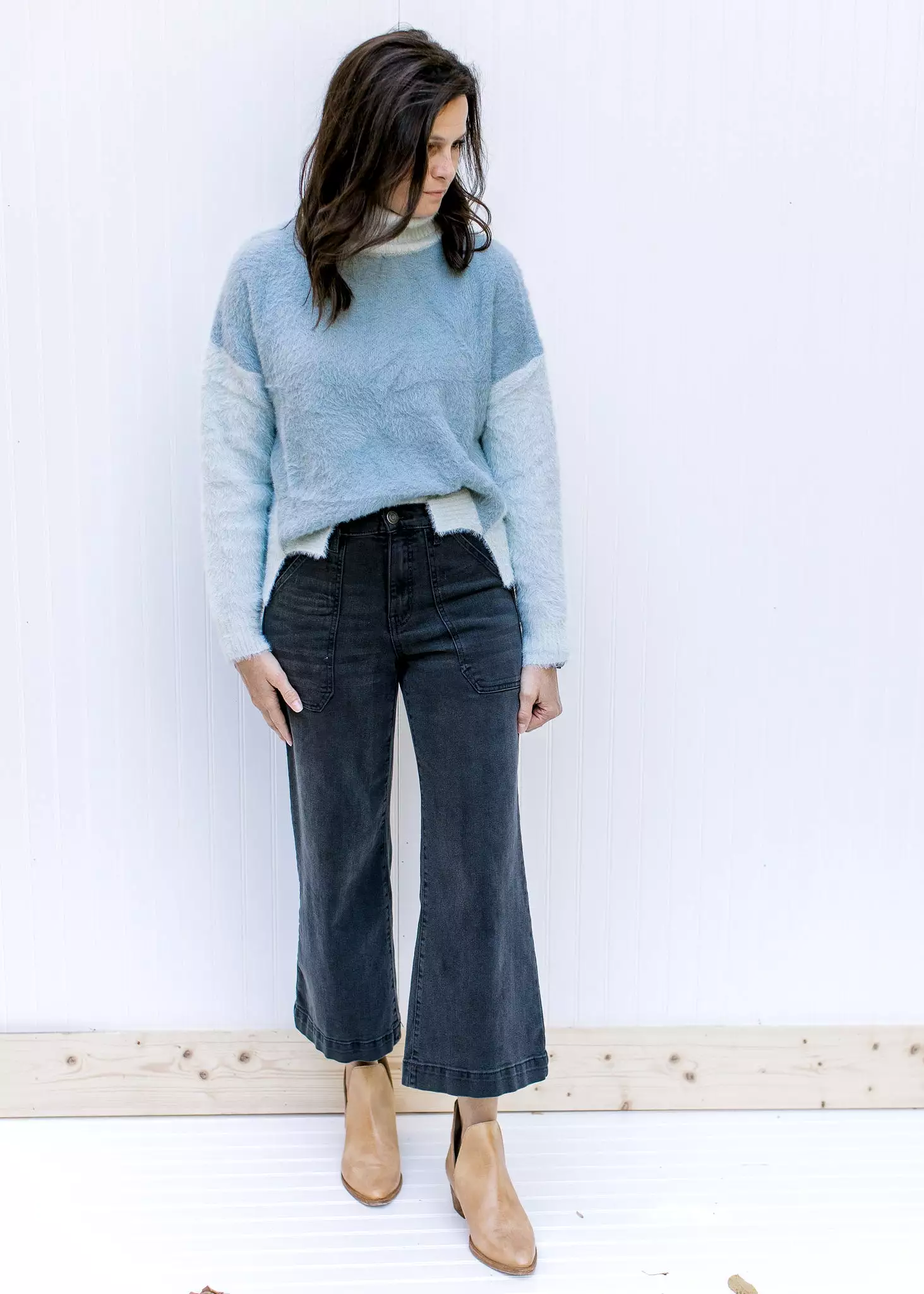 Blue Gray Contrast Sweater - Search Result: Stylish Blue Gray Sweater with a Striking Contrast