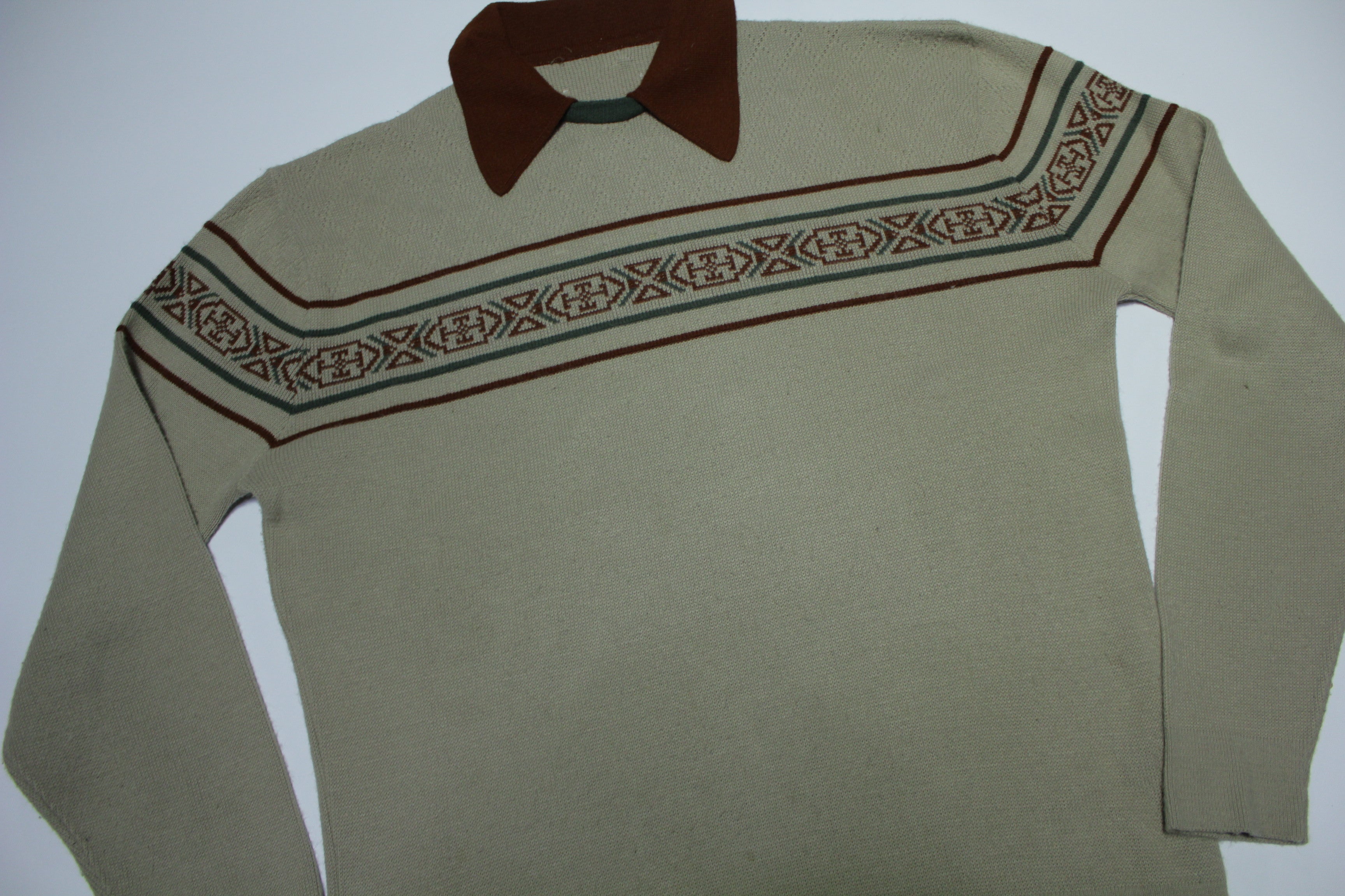 Brown Collar 1960s Family Photo Sweater