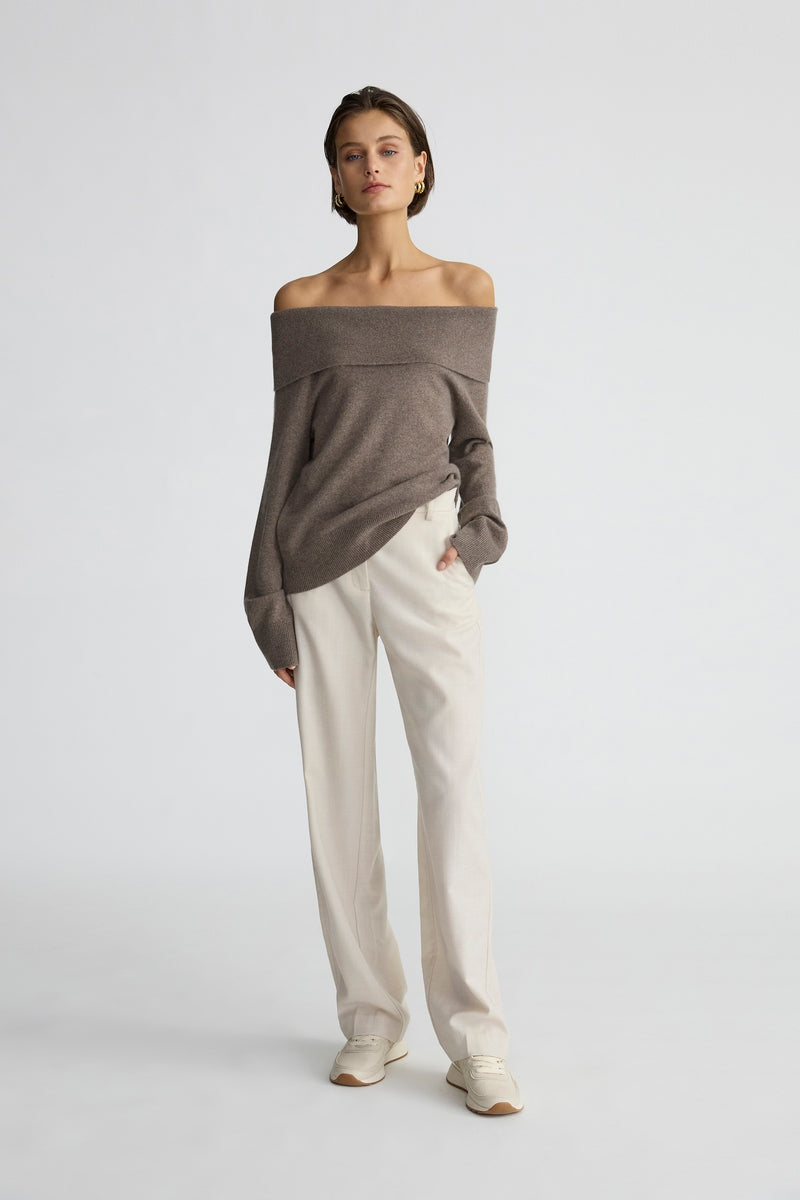 Cashmere off shoulder Bracken - Shop now for the exclusive cashmere off shoulder Bracken