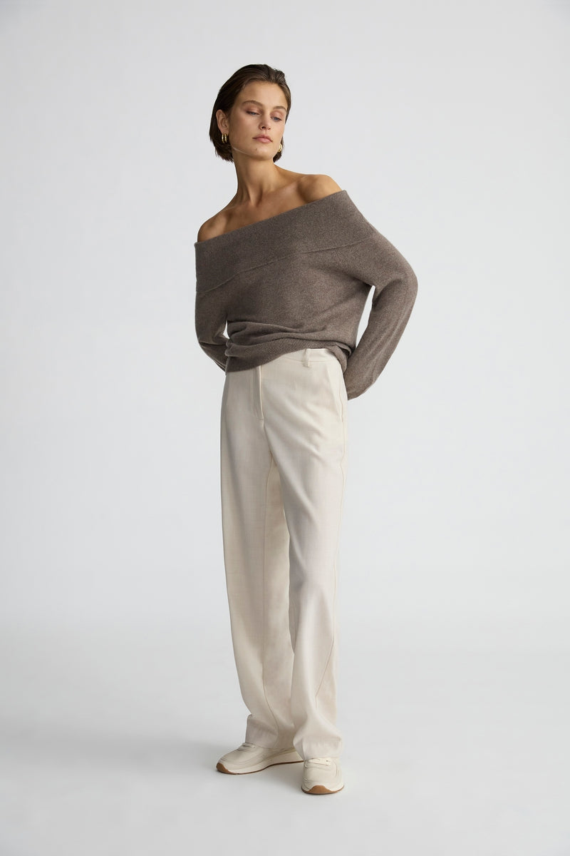 Cashmere off shoulder Bracken - Shop now for the exclusive cashmere off shoulder Bracken