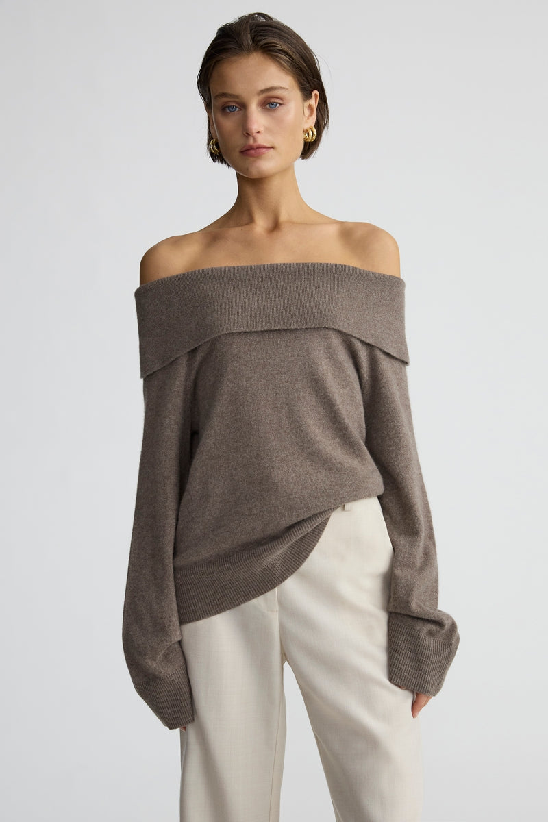 Cashmere off shoulder Bracken - Shop now for the exclusive cashmere off shoulder Bracken