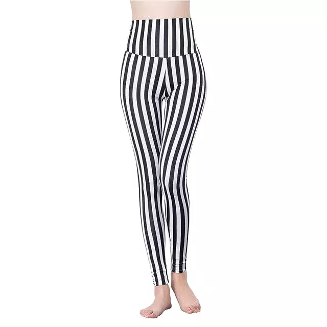 Casual Slimming Striped Leggings - Black and White Grid Pattern