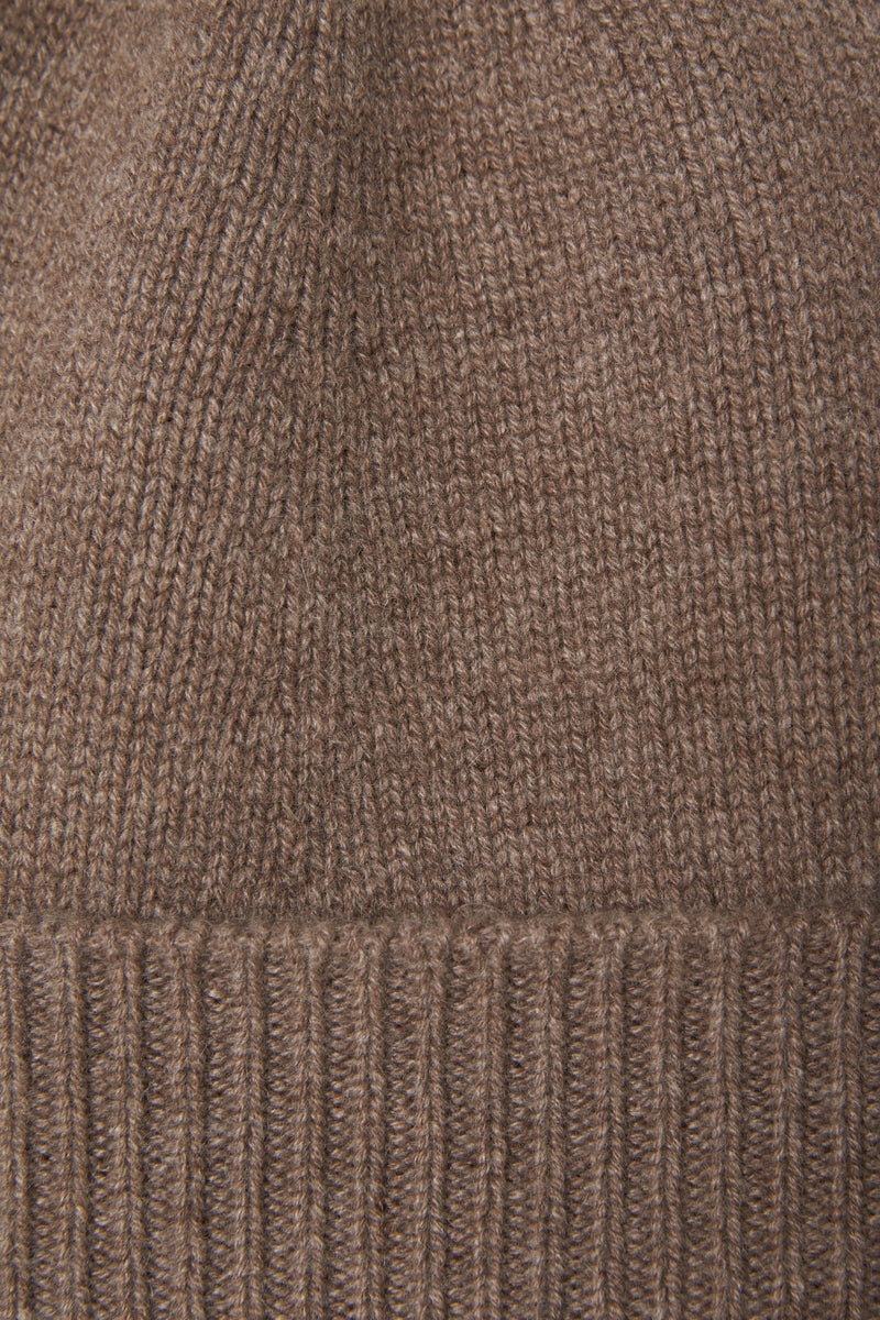 Classic Beanie Bracken - Shop Now
