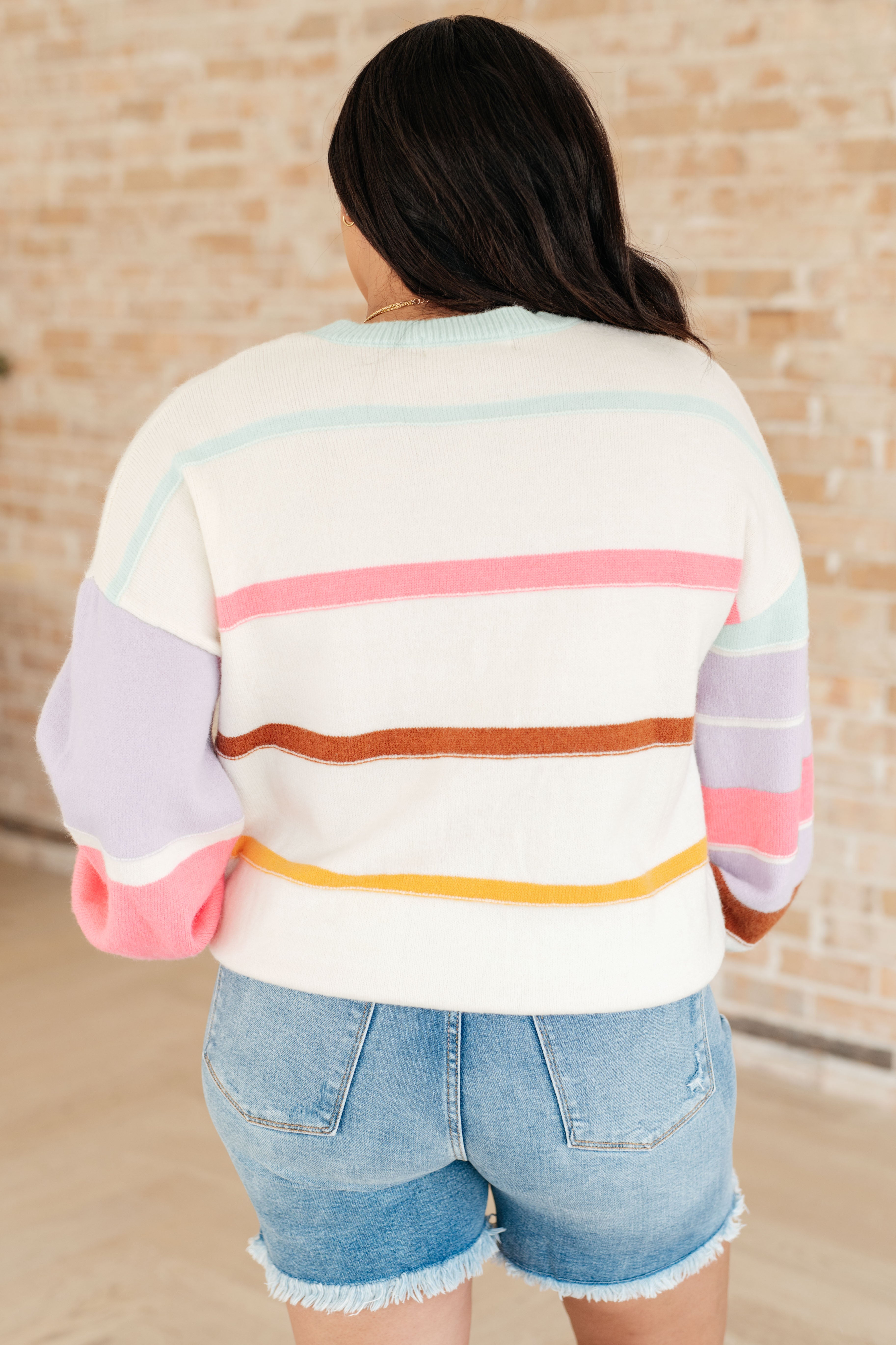 Flawless Striped Sweater - Perfect for Your Wardrobe