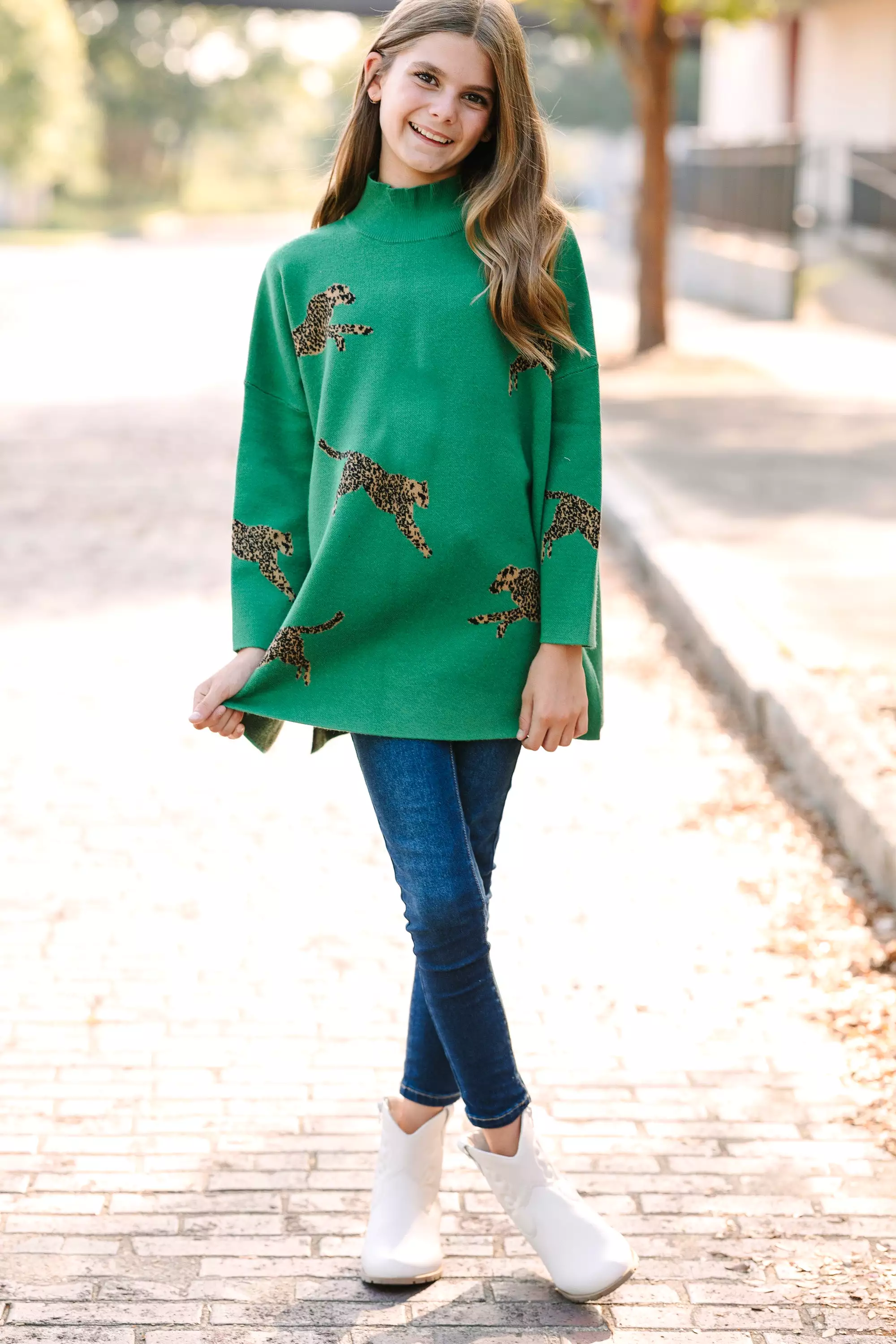 Girls: Kelly Green Cheetah 3/4 Sleeve Sweater - Quick Decisions