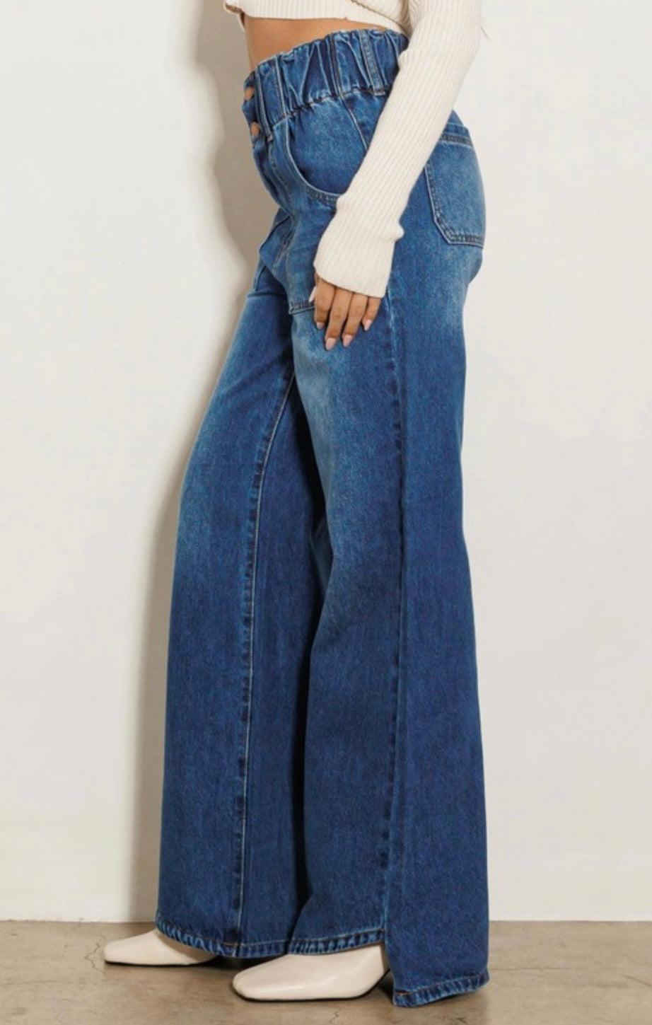 High-rise wide-leg jeans