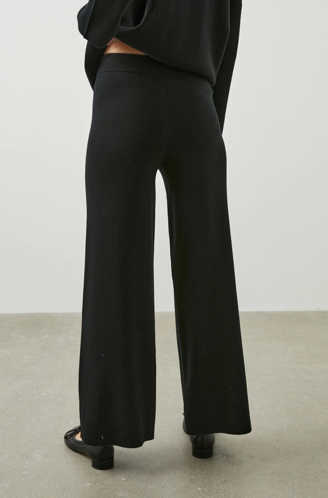 Krista Pant Black - Shop Now!