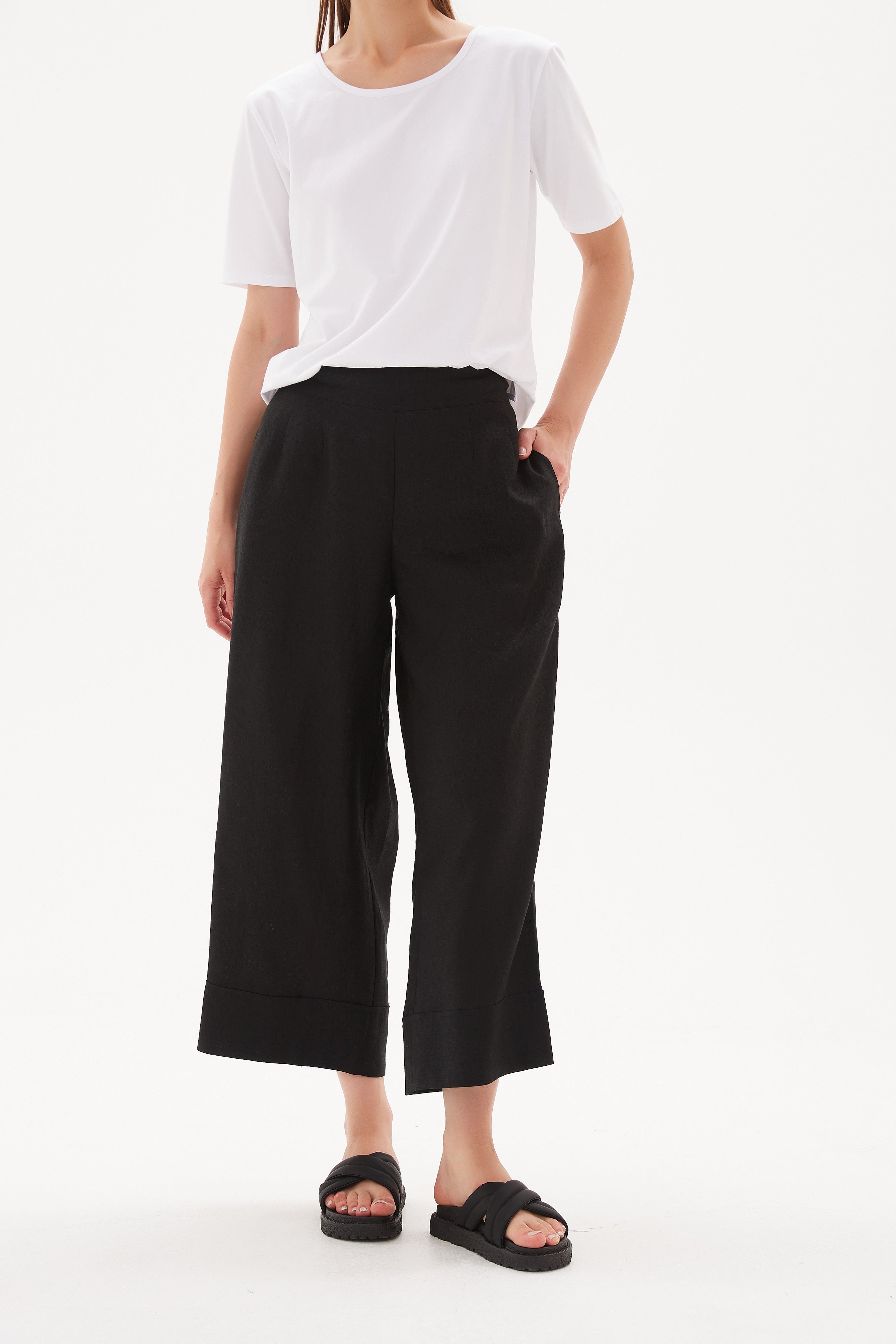 Tirelli black linen pants