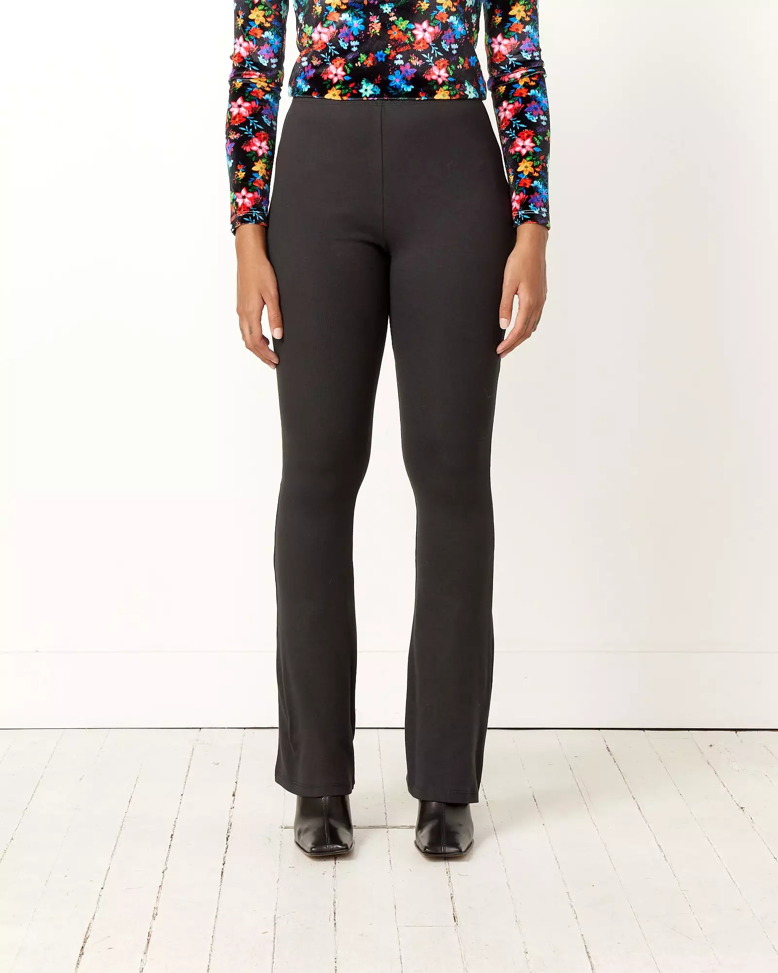 Vintage Kahlo Flare Leggings